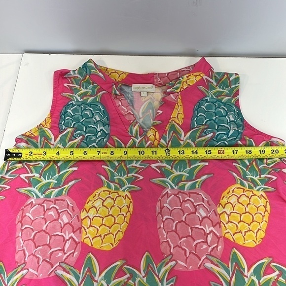 Simply Southern Charleston Size Large Sleeveless V Neck Pineapple print high low - Picture 5 of 7